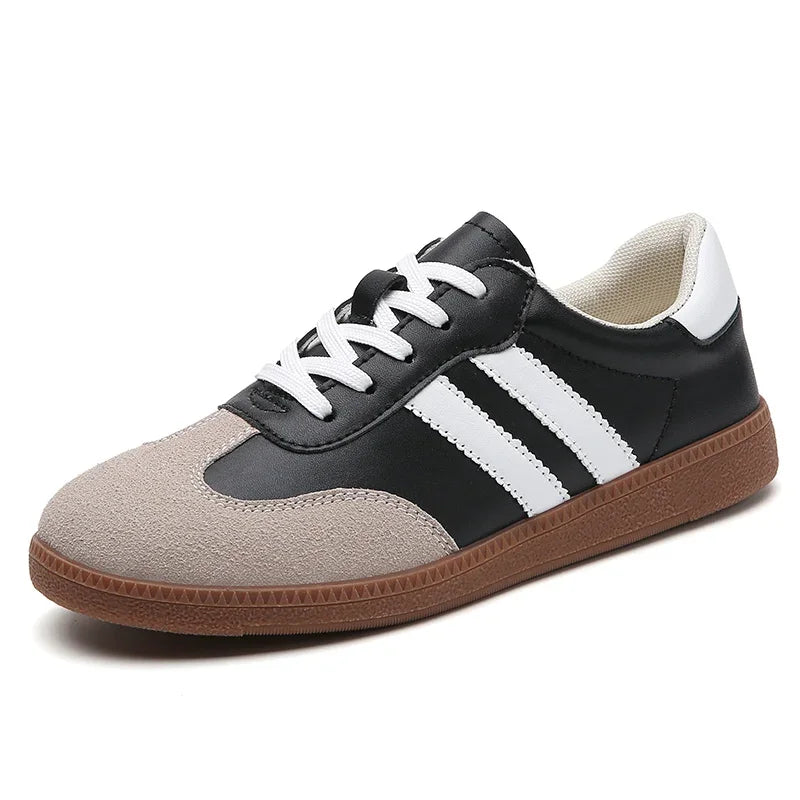 New Classic Ladies Sneakers. -  black