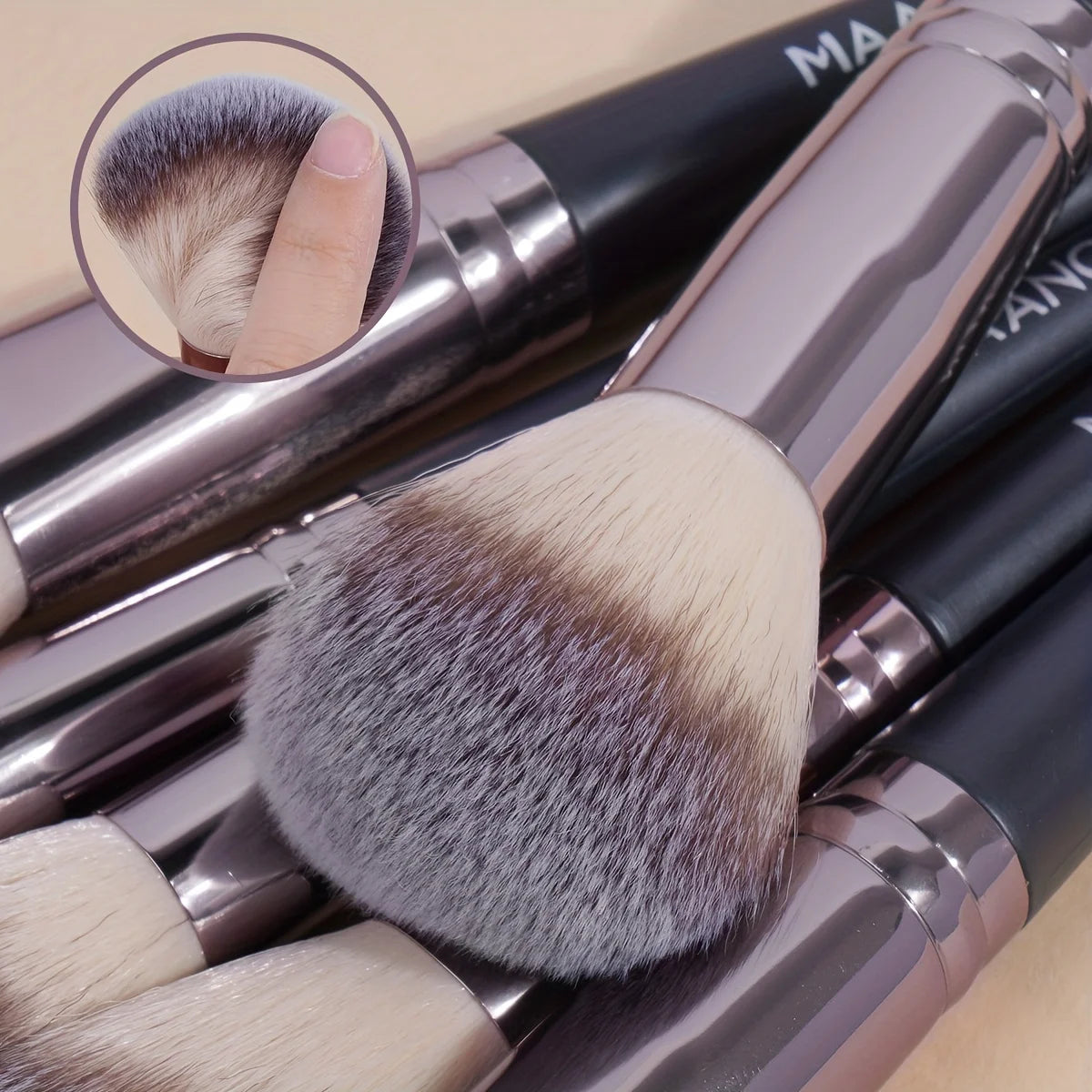 MAANGE 30-piece professional makeup brush set with bag – includes brushes for foundation, concealer, eye shadow, powder, blush, and blending- 3